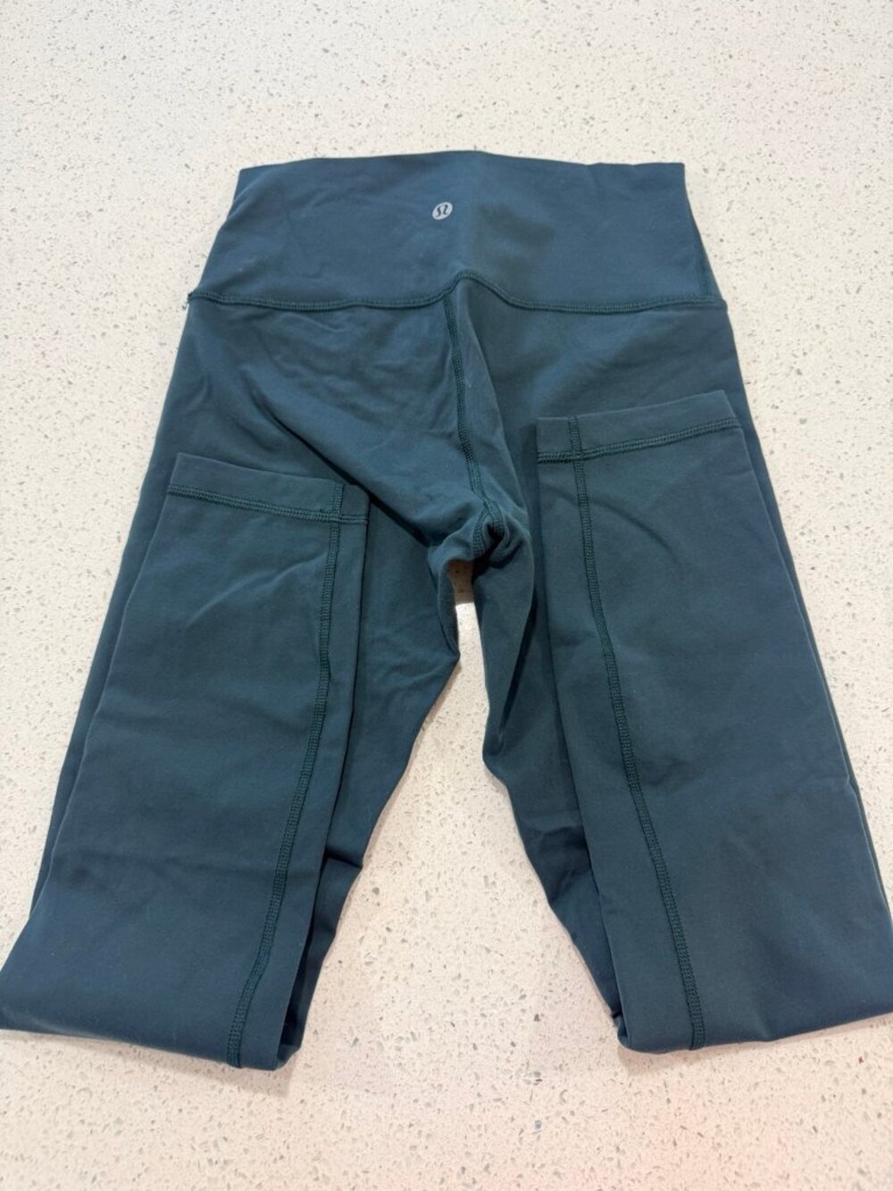 NWOT lululemon Dark Green 23" Cropped Leggings Size 6
